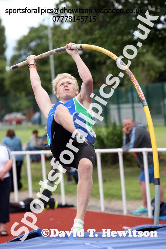 Mens under-17s 1500 metres, Northern Under-13s, U-15s and 17s Championships. Photo: David T. Hewitson/Sports for All Pics